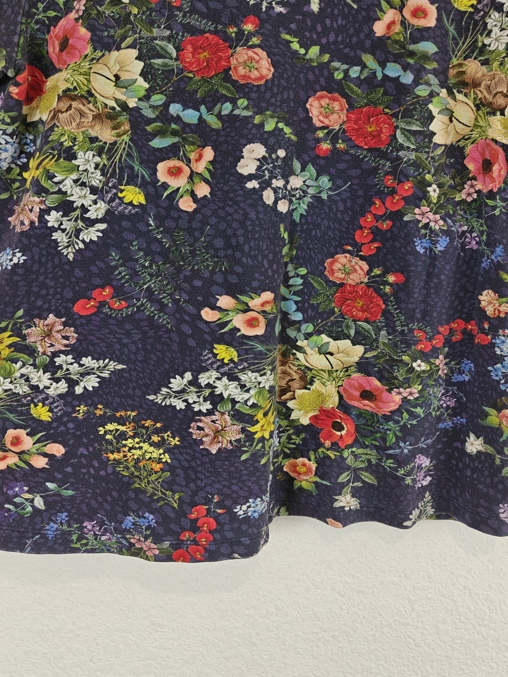 Johnny Was Calmé Floral Tee 🌸 Boho Luxe Stretch Top Navy Multicolor Size Small - Picture 9 of 12